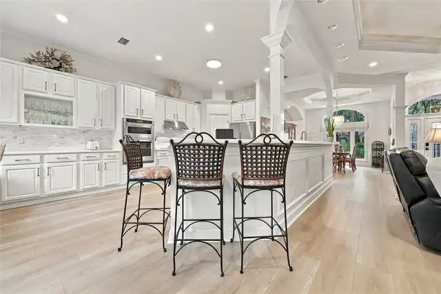 Listing Photo 8
