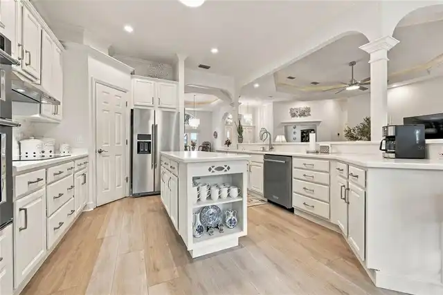 Listing Photo 9