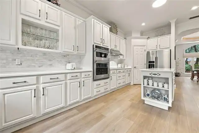 Listing Photo 10