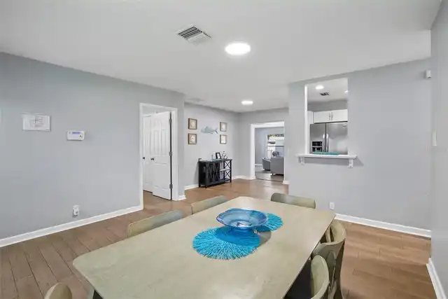 Listing Photo 12