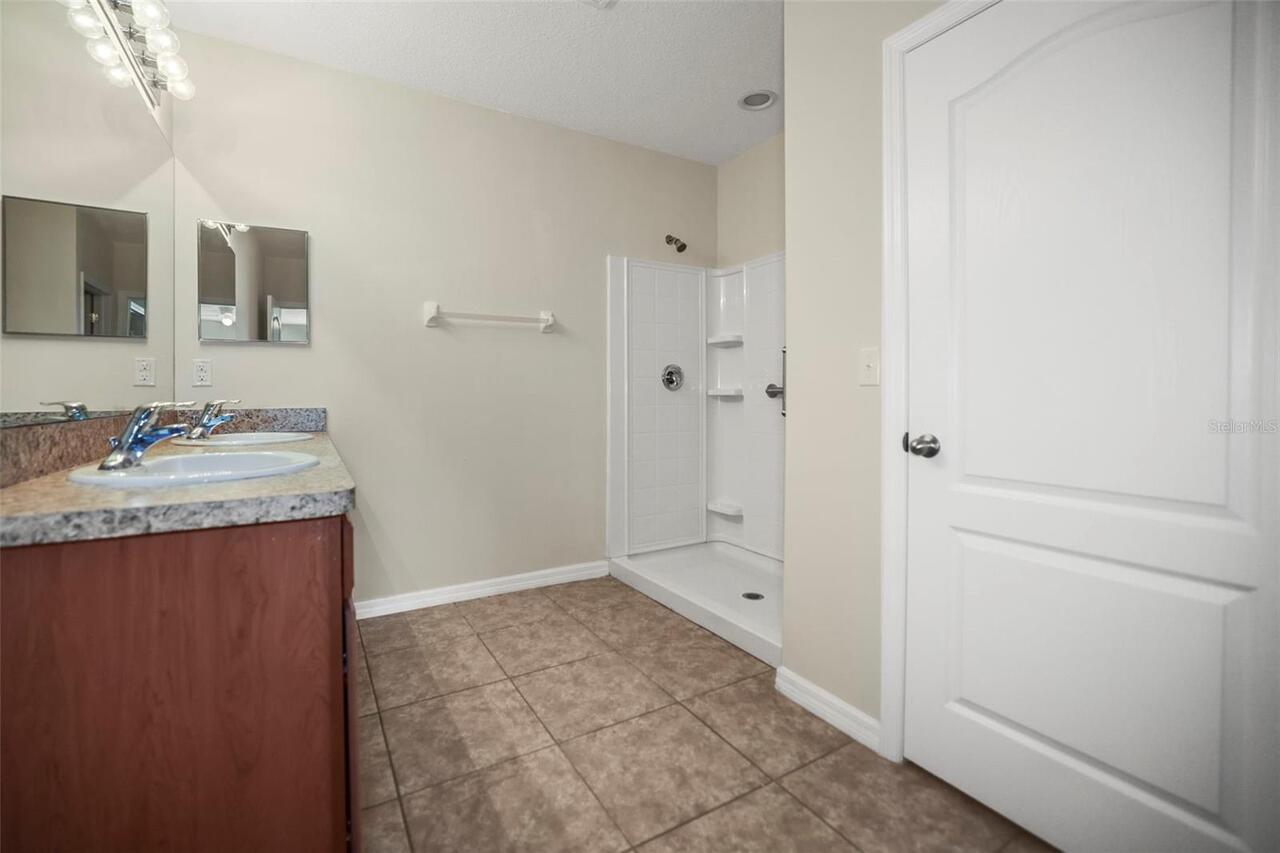 Listing Photo 14