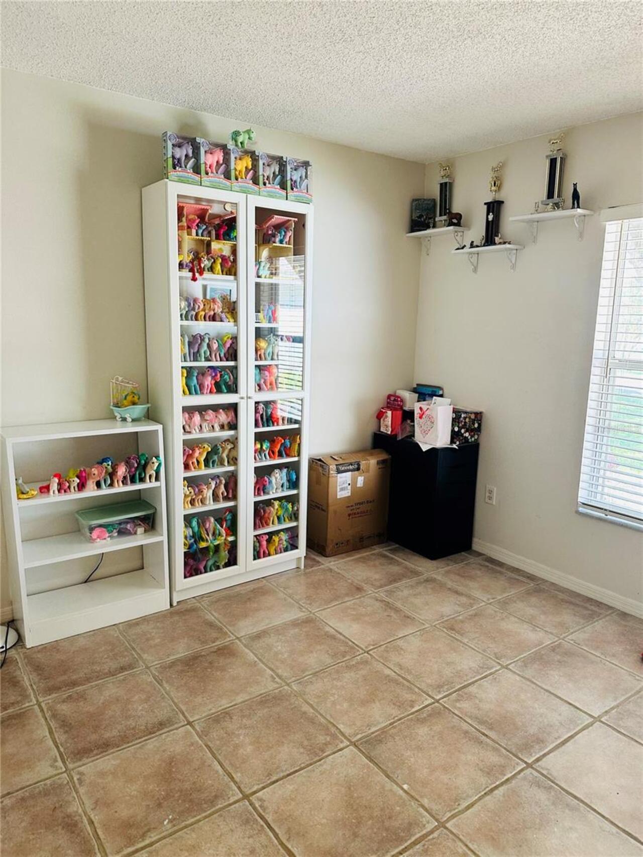 Listing Photo 10