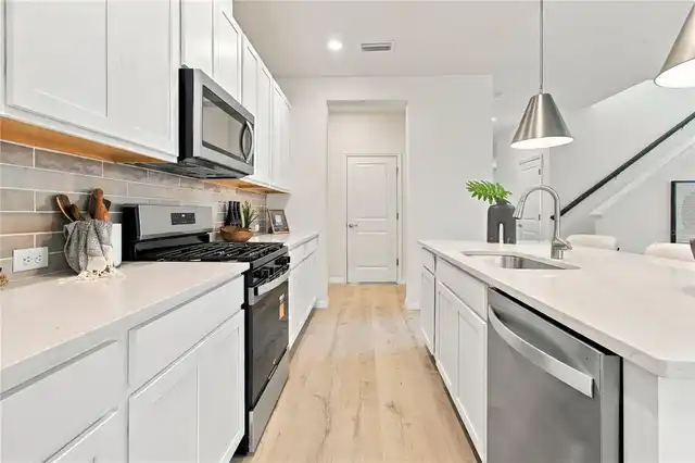 Listing Photo 7