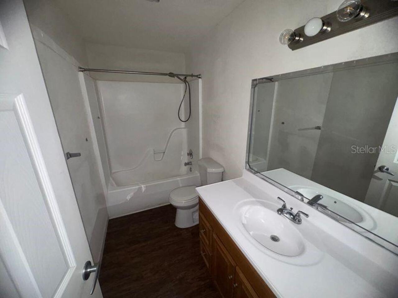 Listing Photo 8