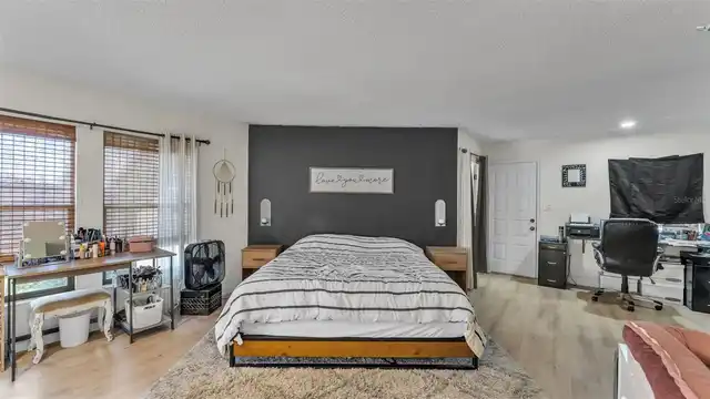 Listing Photo 15