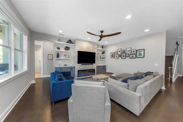 Listing Photo 8