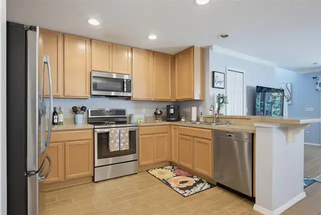 Listing Photo 9