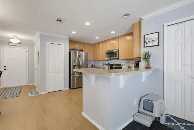 Listing Photo 10