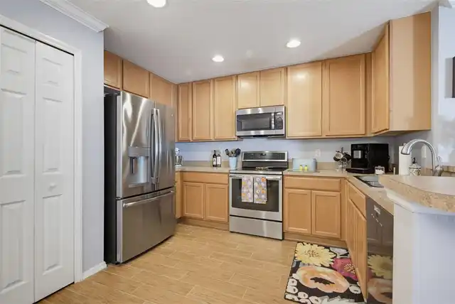 Listing Photo 11