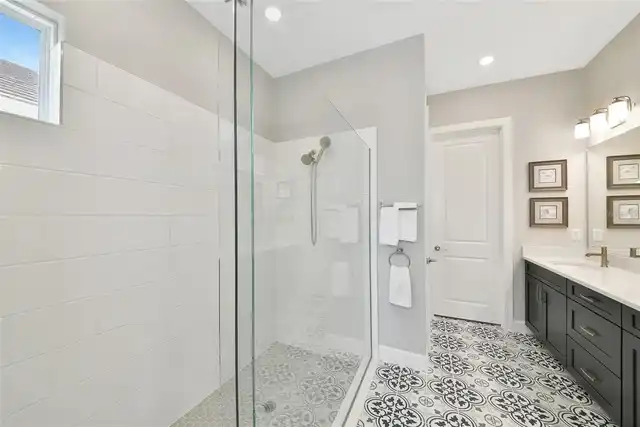 Listing Photo 25