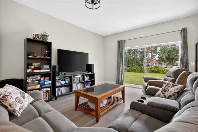 Listing Photo 15