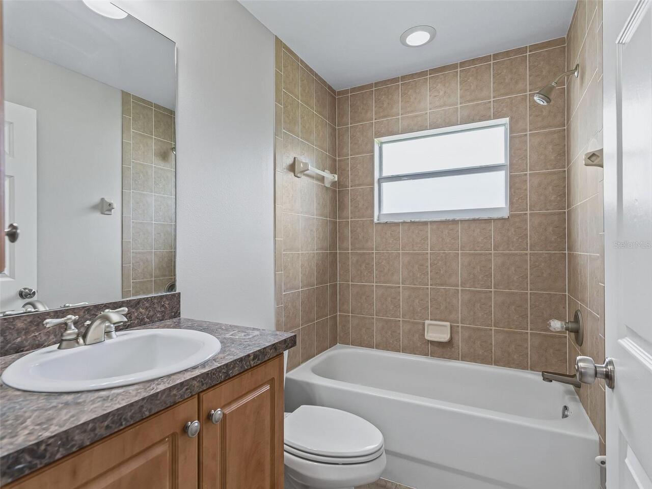 Listing Photo 14