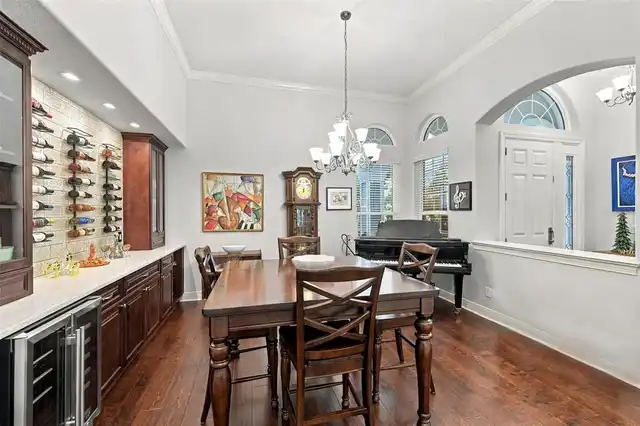 Listing Photo 5