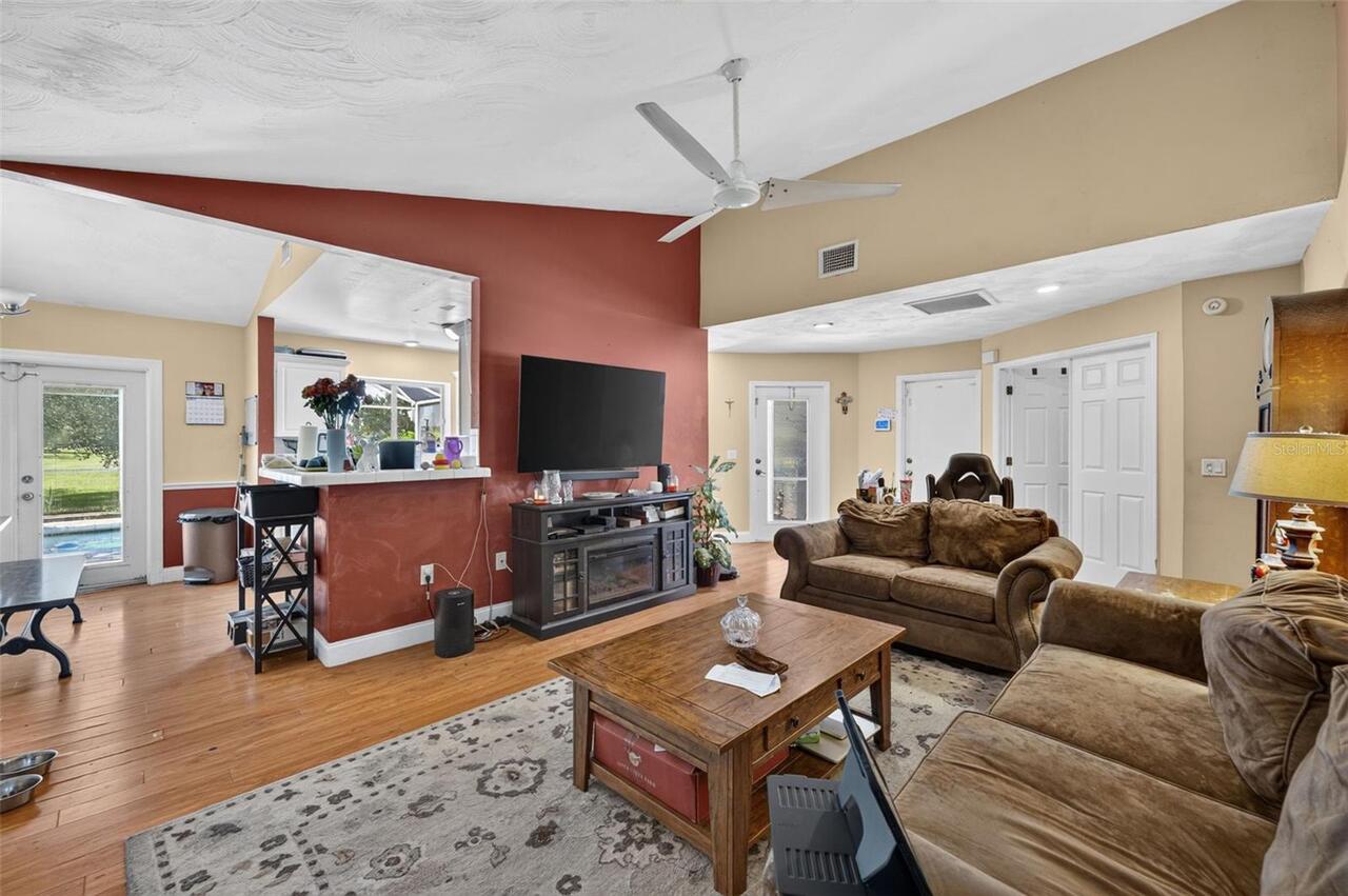 Listing Photo 7