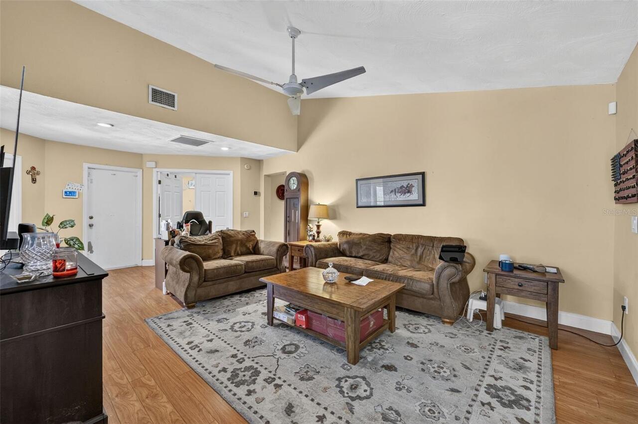 Listing Photo 8
