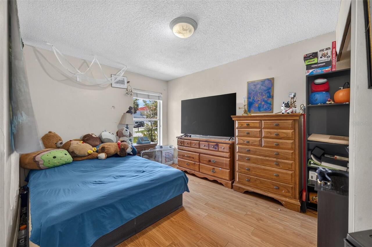 Listing Photo 9
