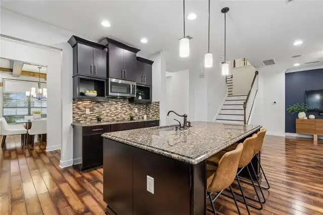 Listing Photo 18