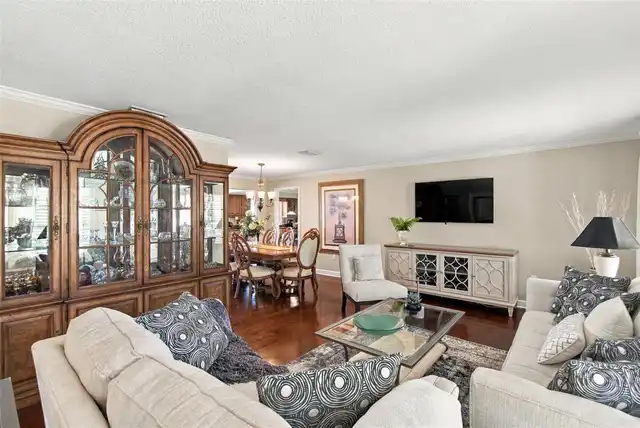 Listing Photo 22