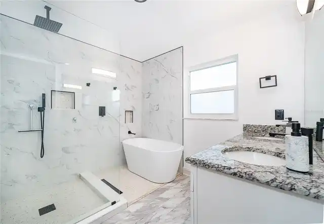Listing Photo 14
