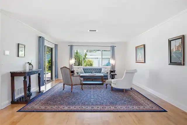 Listing Photo 18