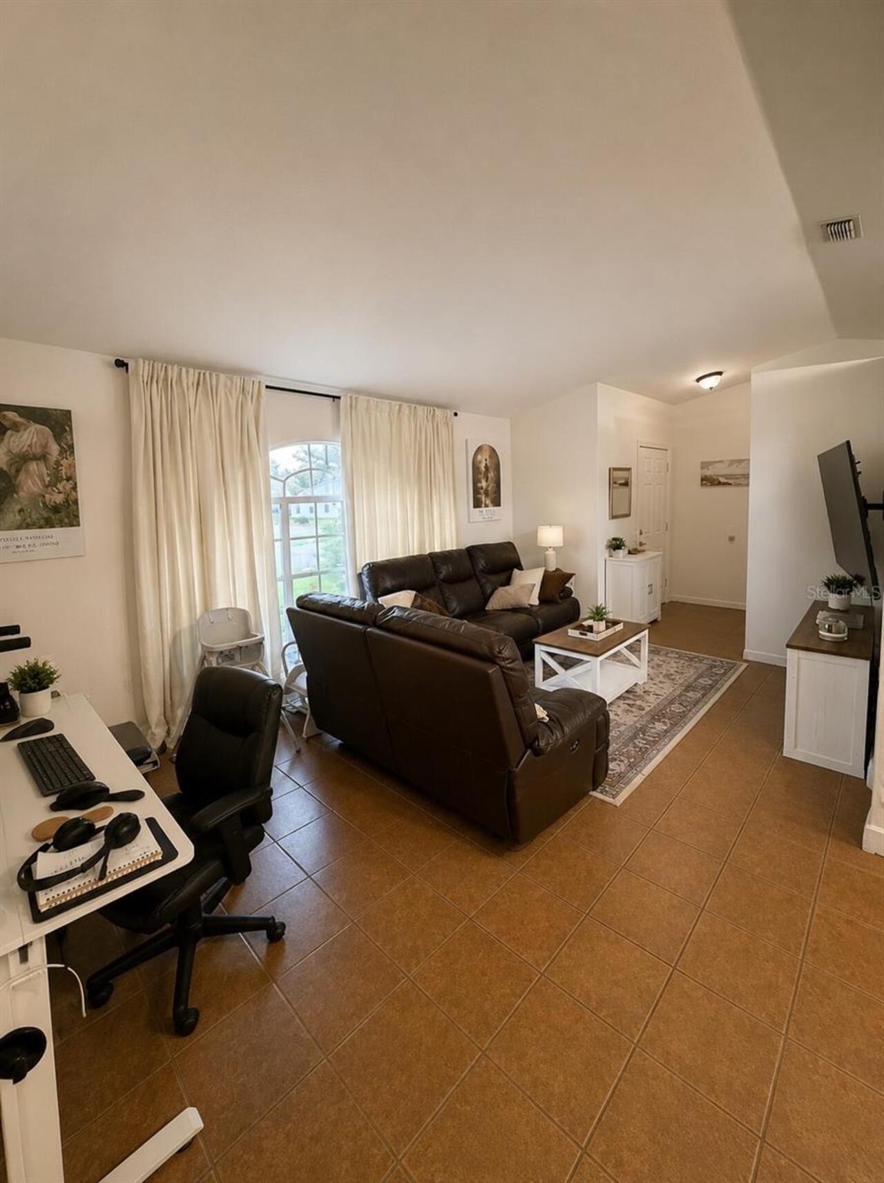 Listing Photo 8