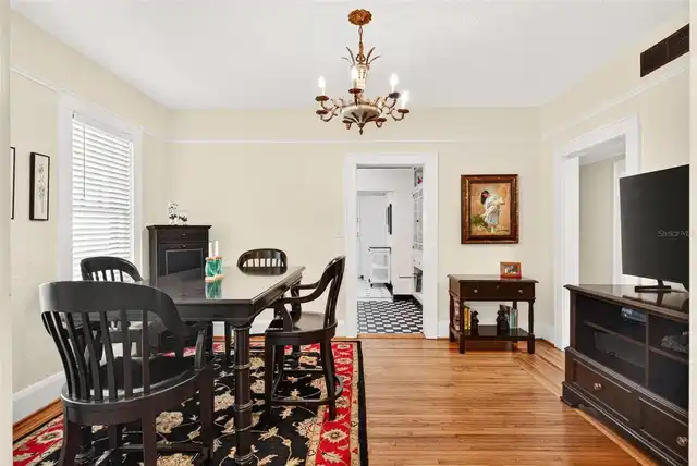Listing Photo 9