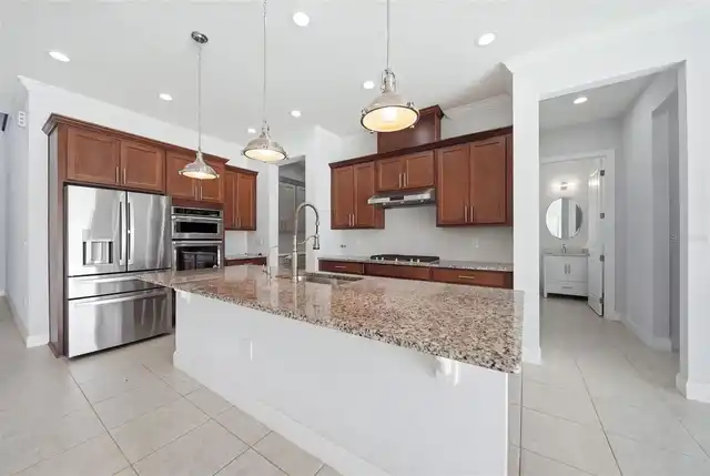 Listing Photo 12