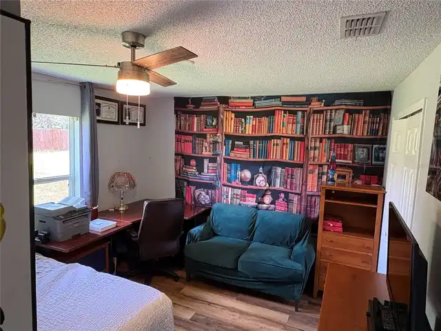 Listing Photo 7