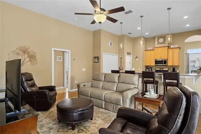Listing Photo 12