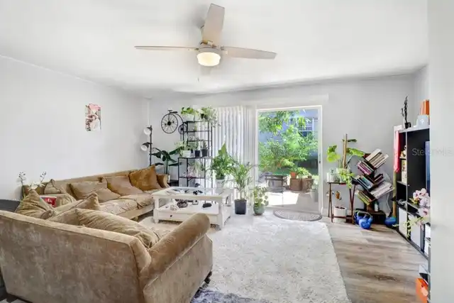 Listing Photo 9