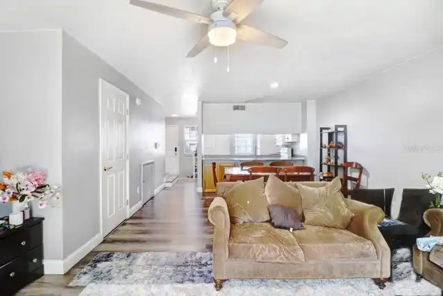 Listing Photo 10