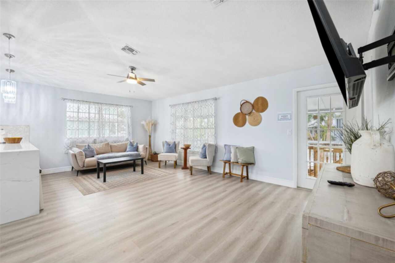 Listing Photo 8