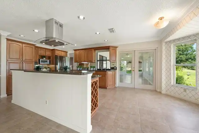 Listing Photo 16