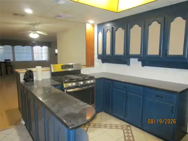 Listing Photo 11