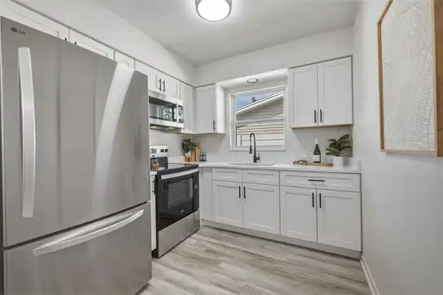 Listing Photo 10