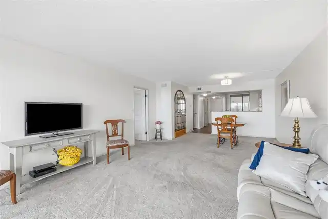 Listing Photo 15