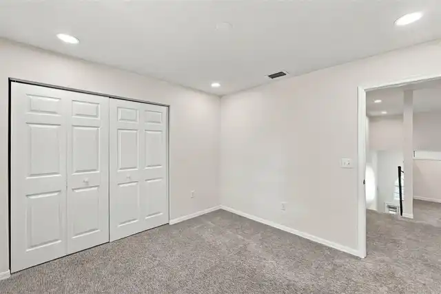 Listing Photo 33