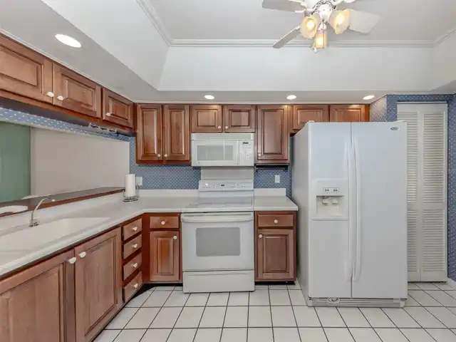 Listing Photo 10