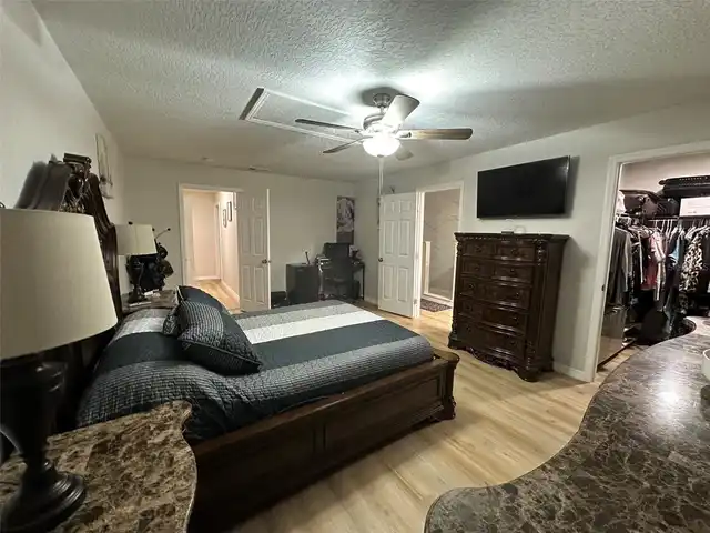 Listing Photo 10