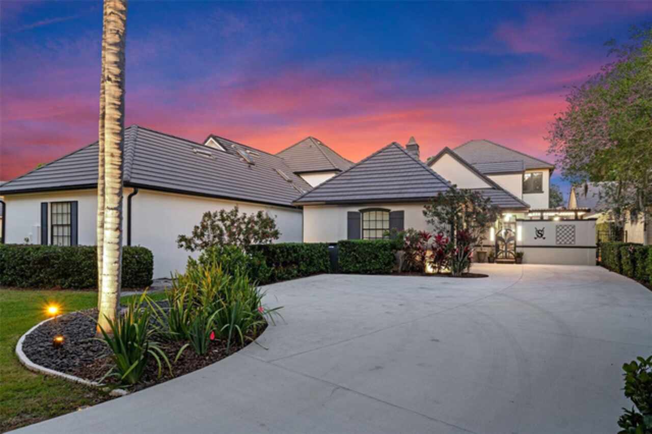 4BR, Home, 4BA, $2,100,000
Read More