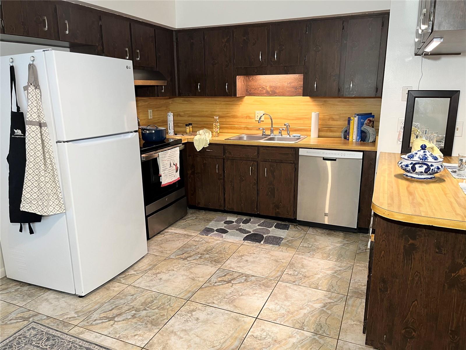 Listing Photo 8