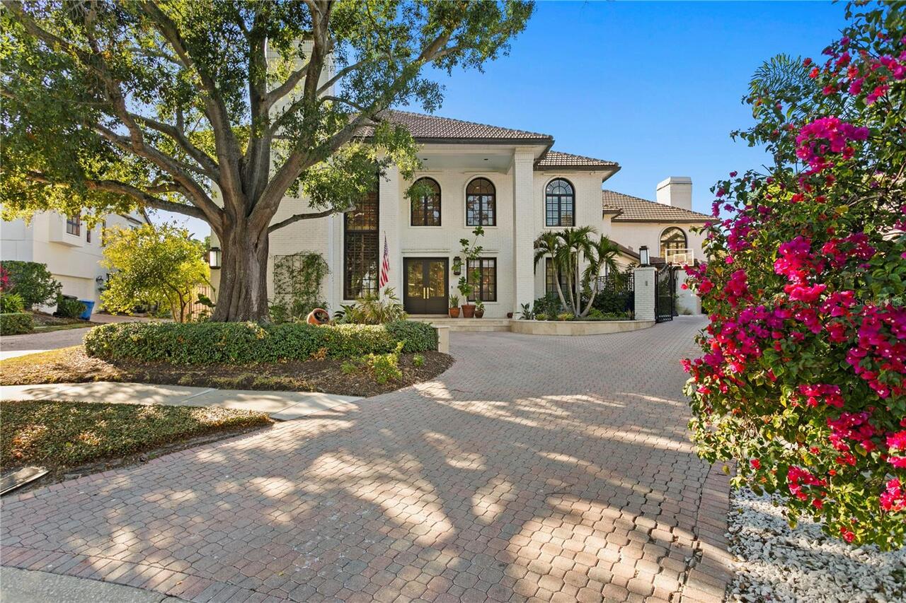 5BR, Home, 6BA, $5,000,000
Read More