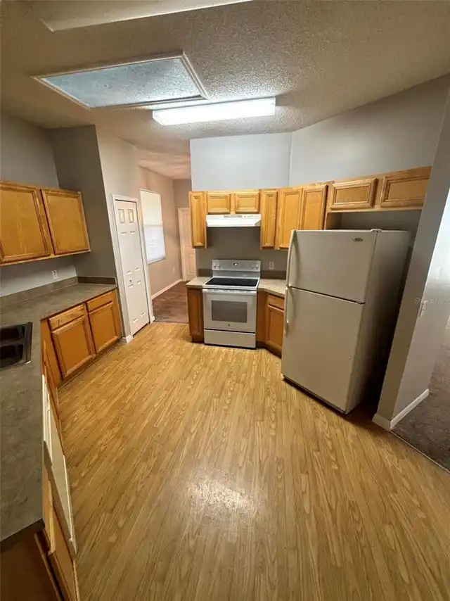 Listing Photo 6