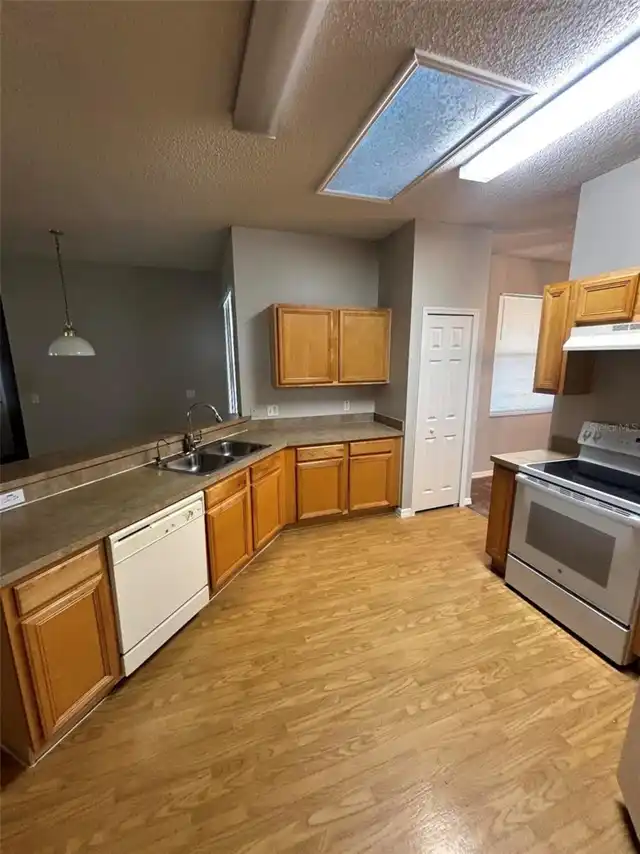 Listing Photo 7