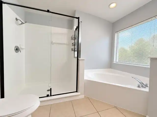 Listing Photo 9