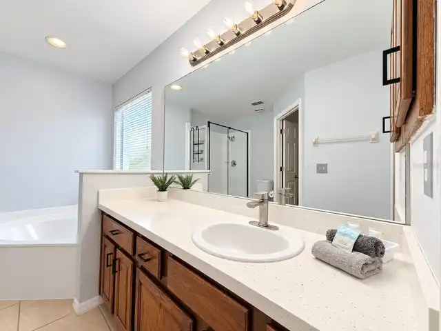 Listing Photo 10