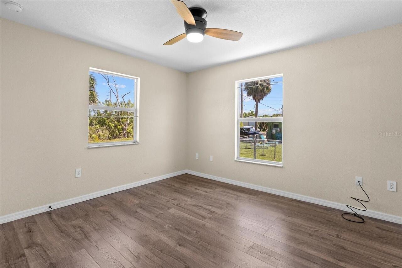 Listing Photo 14