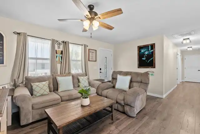 Listing Photo 12
