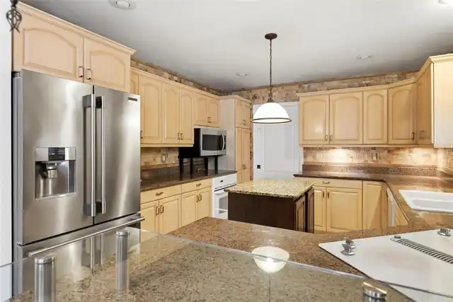 Listing Photo 22