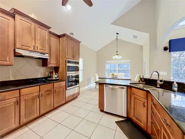 Listing Photo 17